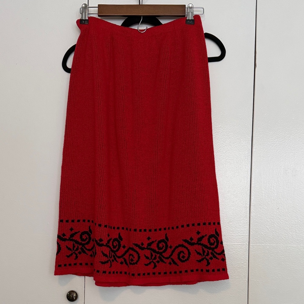 Elegant Red knit skirt with Black Detailing